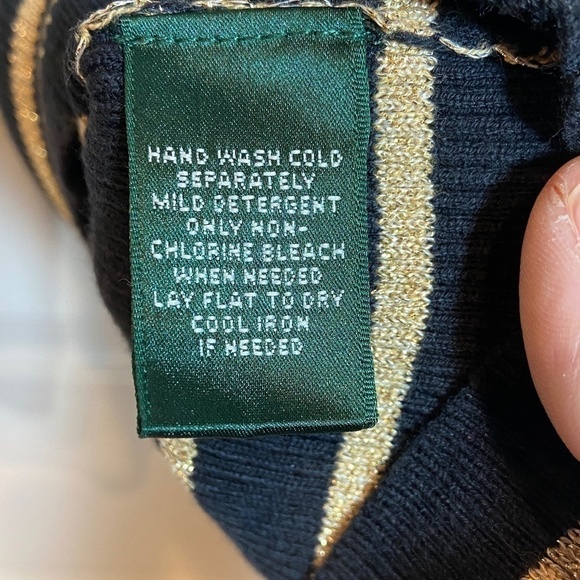 Lauren Ralph Lauren Women's Black and Gold‎ Ribbed Turtleneck Sweater Size M - Picture 6 of 7